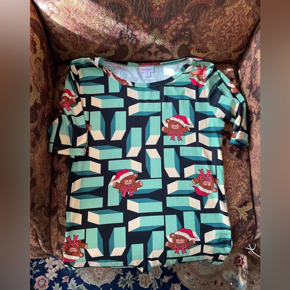LulaRoe Christmas bear top size M